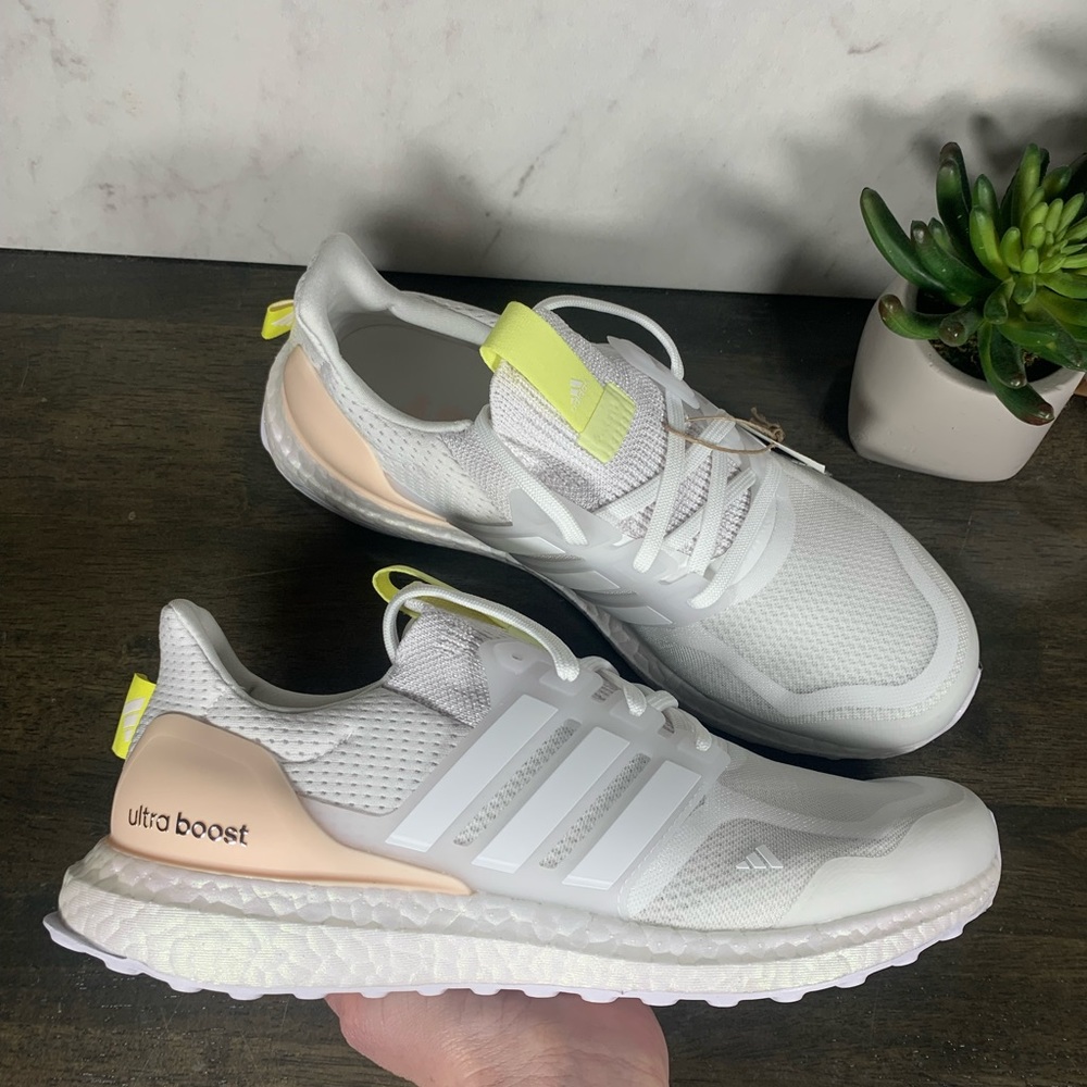 adidas UltraBOOST Mono White Peach Tint - Picture 8 of 9